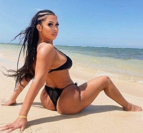 Amira Khalil star du porno sympa photos