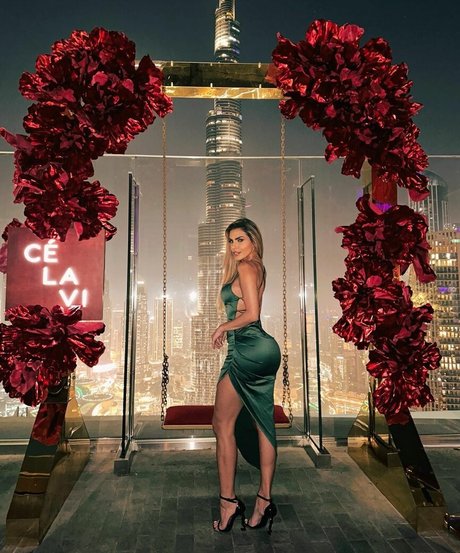 Erika Schneider modèle porno galeries