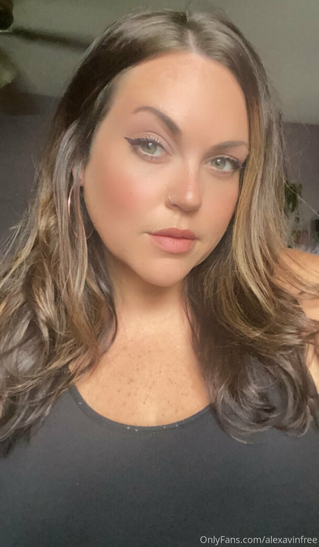 alexavinfree modèle érotique archive