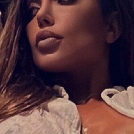 Sepideh Pasha modèle de haute qualité galeries