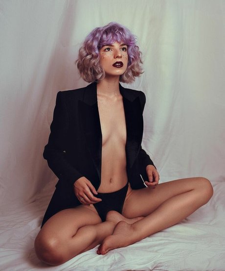 Karina Martins nus étoiles photo