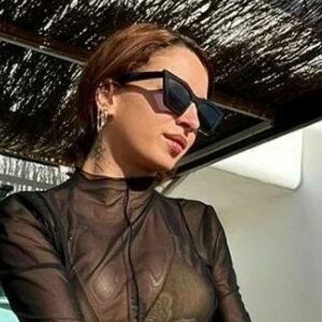 Cecilia Bob modèle xxx galeries