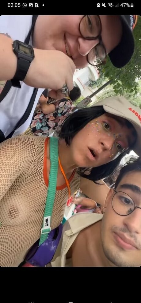 Valentina Bandeira nus étoiles photo