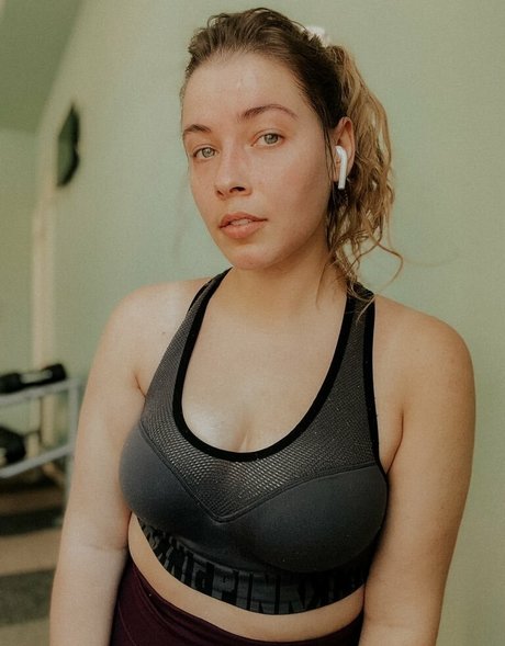 Justseum étoile nue photos