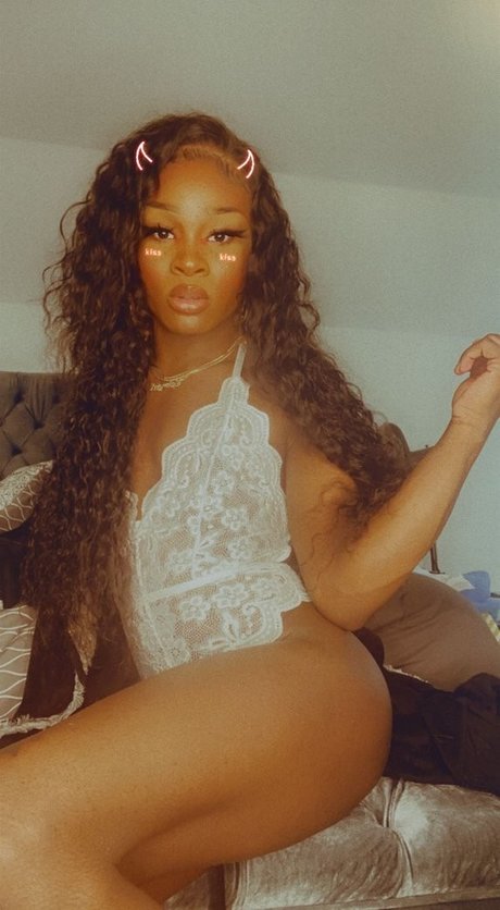 Milan Dior actrice chaude photo