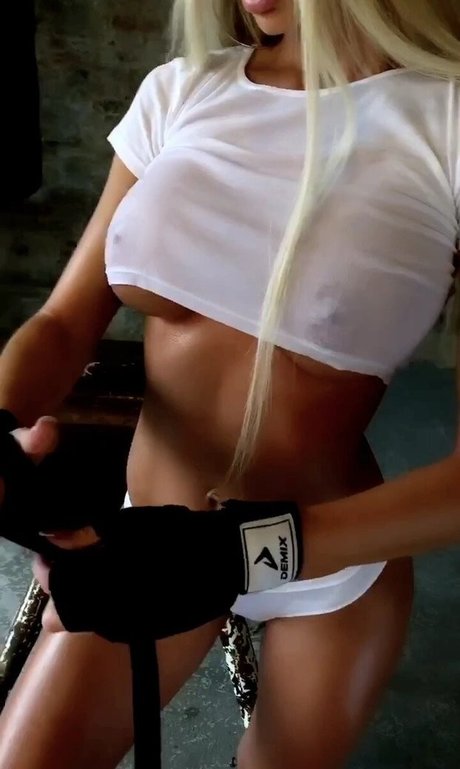 belle-fille onlyfans xxx nu photos