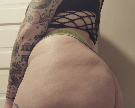 Abhor mistress jolie étoile photos