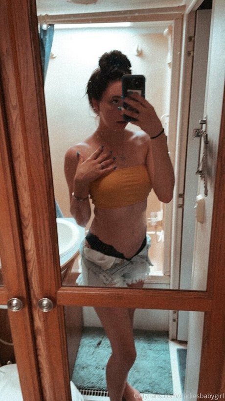 dadiesbabygirl modèle artistique galeries