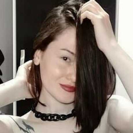 Marina Von Blume jolie étoile photos