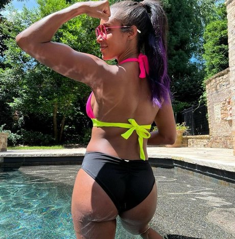 Brandi Rhodes étoile magnifique img