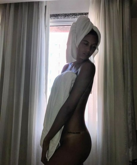 Elina Rodriguez étoile adulte collection