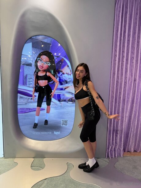 Kim Chloe modèle sympa photo