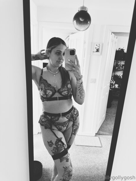 Mollylollygollygosh actrice sexy des photos