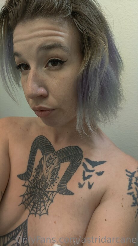 Astridarcane actrice chaude image