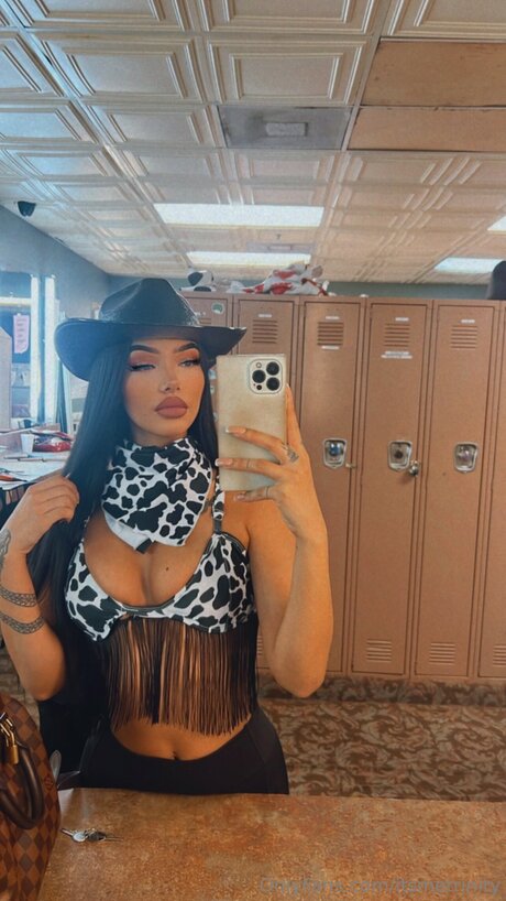 Itsmetrinity haut étoile galeries