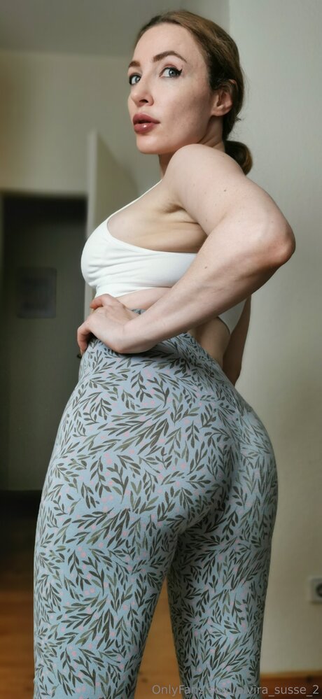 Elvira Susse 2 étoile exclusive photos