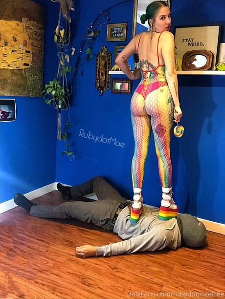 Rubydotmaefree modèle artistique photos