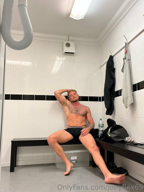 Joeyflex69 star du porno chaude galeries