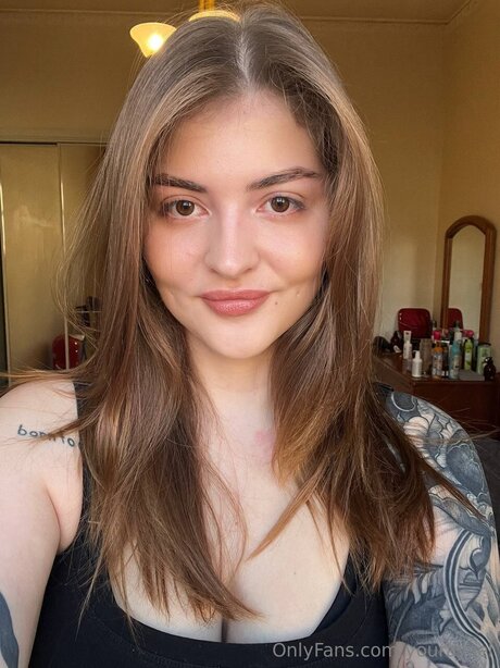 Youraysel actrice sexy galeries