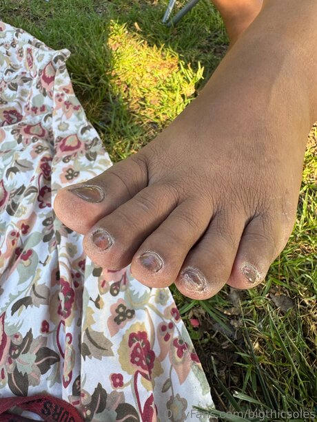 Bigthicsoles mannequin photo