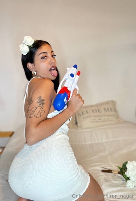 Liron Nagar star du porno sexy galerie