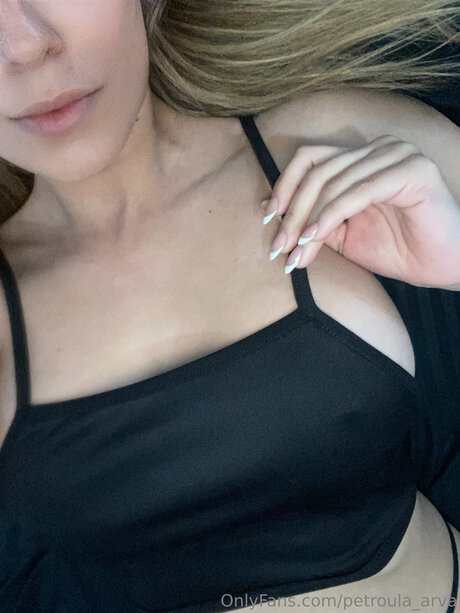 Petroula Arva actrice de nus galerie