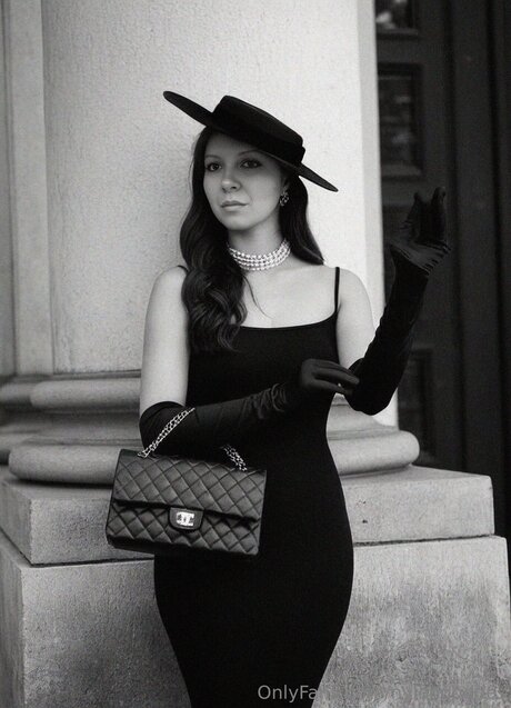 Nylongoddes jolie actrice photos