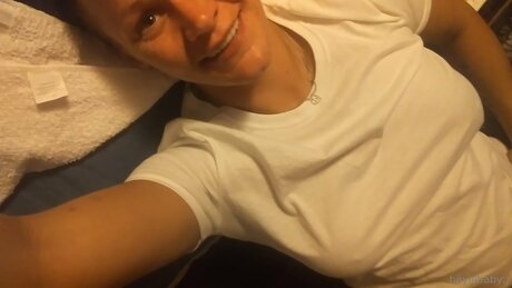 Heylilbaby art de star du porno des photos