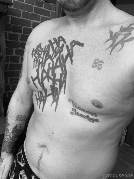 déshabillage onlyfans joli art archive