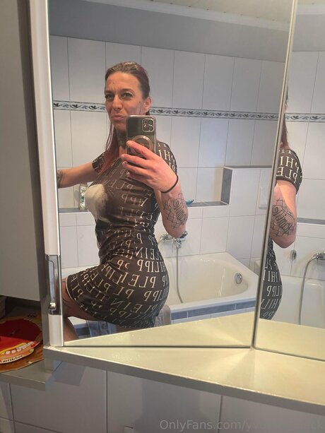 Yvonne Black modèle joli photos