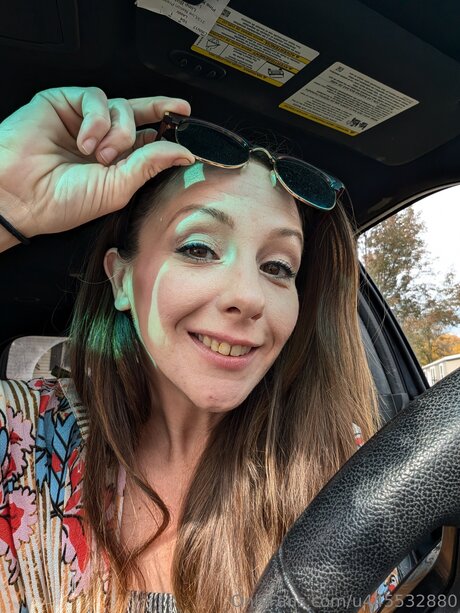 U445532880 beau modèle image