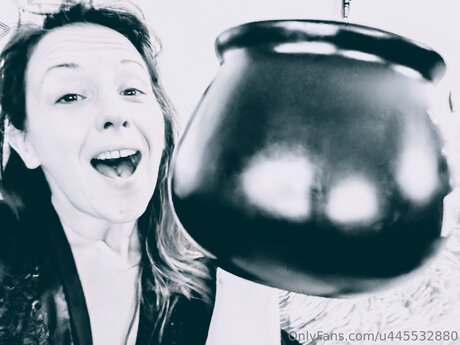 U445532880 étoile xxx photo