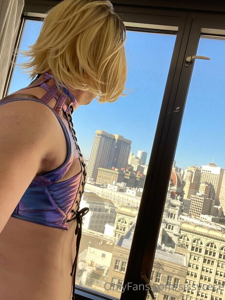 Sissycece modèle érotique galerie