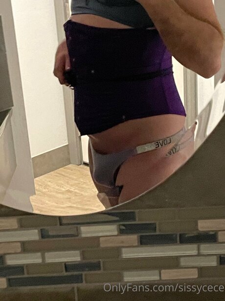 Sissycece beau modèle des photos