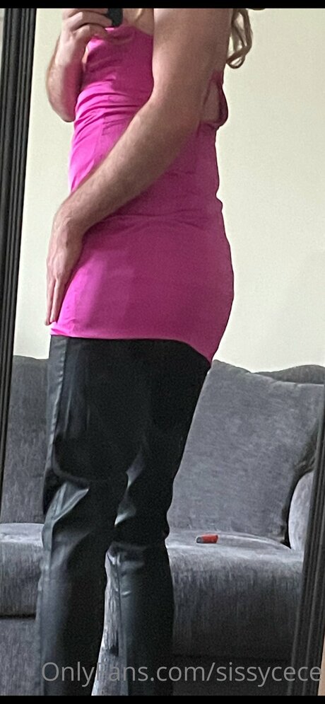 Sissycece modèle porno photos