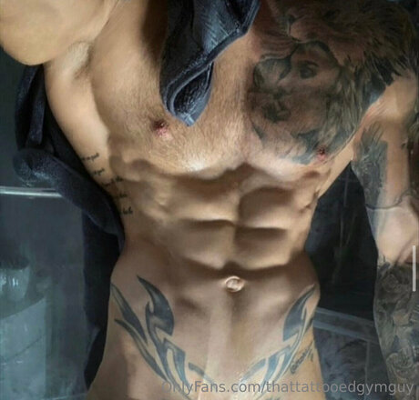 Thattattooedgymguyfree star du porno gratuit des photos