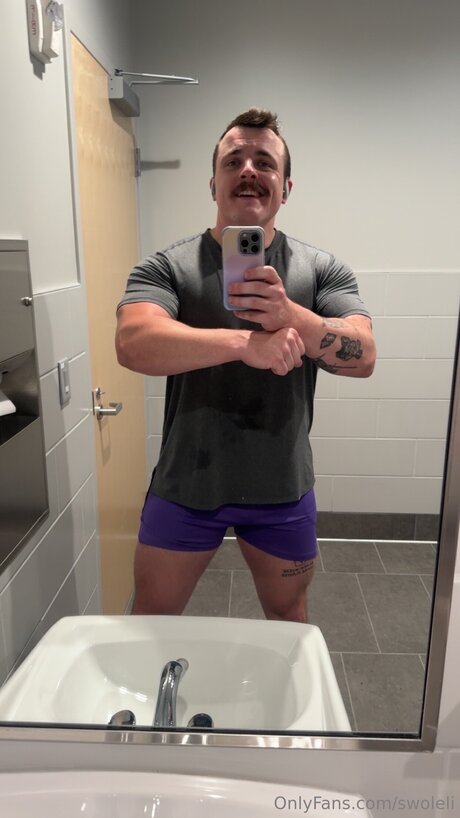 Swoleli étoile sympa galeries