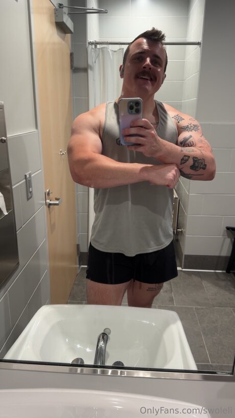 Swoleli modèle joli galerie