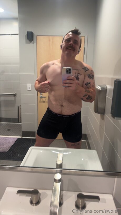 Swoleli jolie star du porno photos