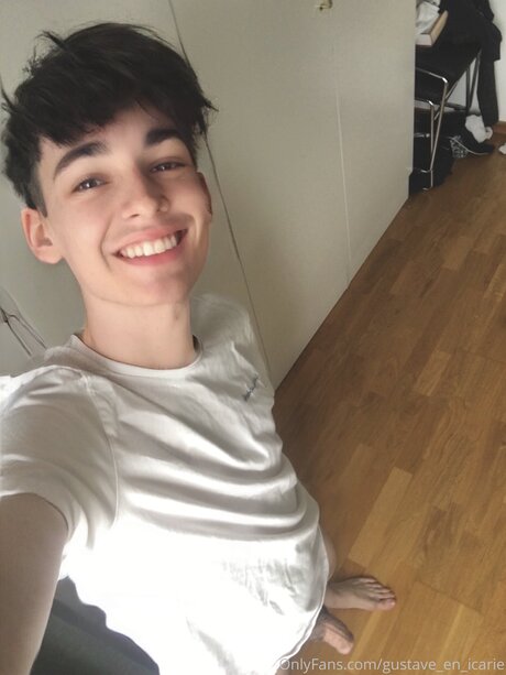 Gustave En Icarie star du porno parfaite des photos