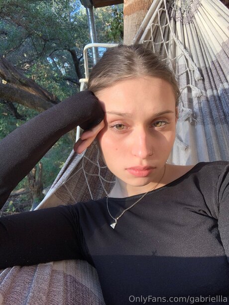 Gabriellla xxx étoile image