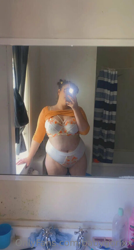 Babygorlxx modèle adulte des photos