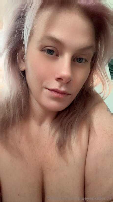 Blueyedkitten77 modèle porno img