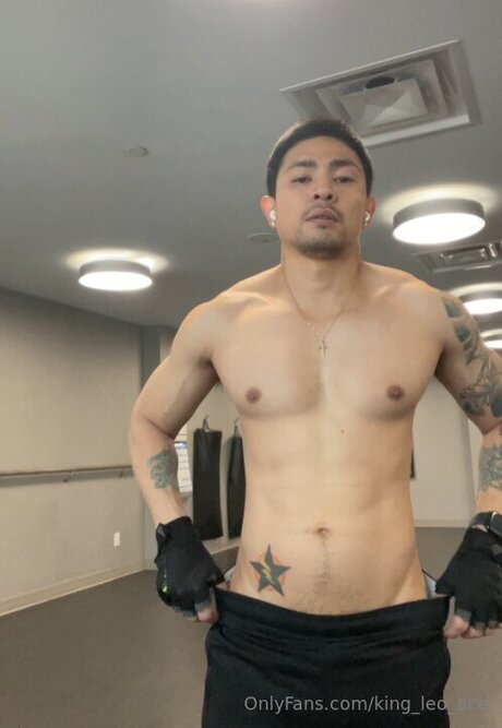 célèbres nains onlyfans plutôt parfait photos