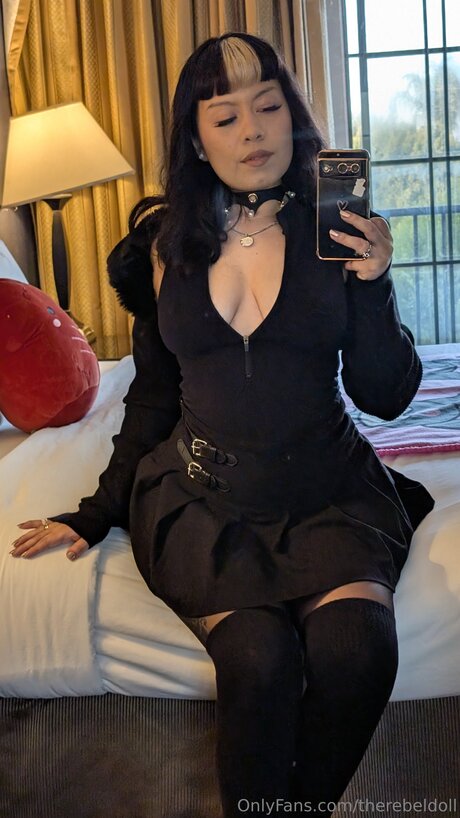 Therebeldoll actrice sexy collection