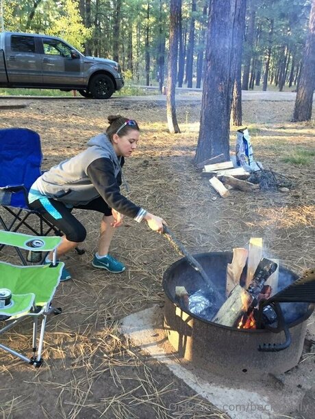 Beckybelly star du porno xxx images