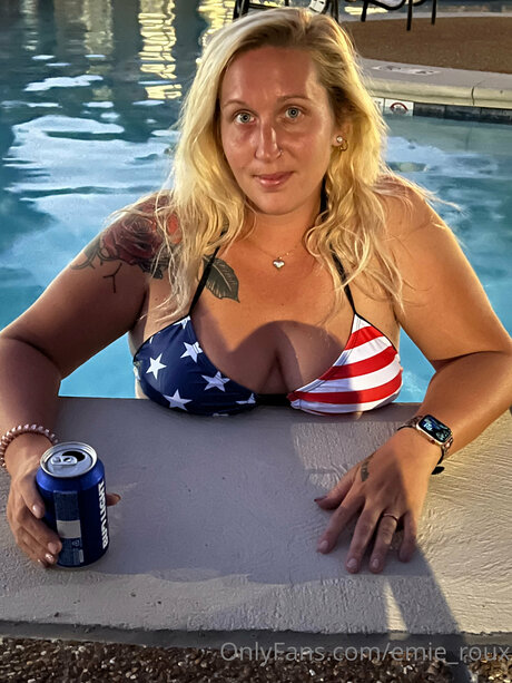 Emie Roux meilleure star du porno des photos