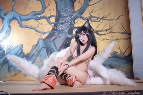 Etazhom modèle érotique archive