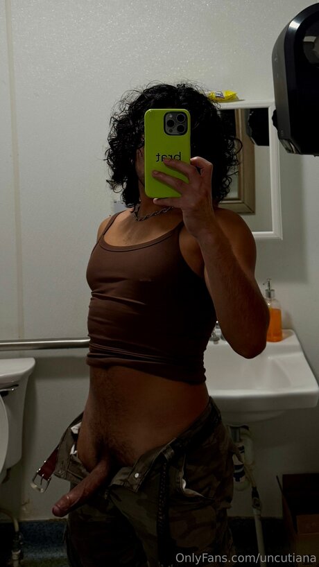 Uncutiana actrice de grande qualité images