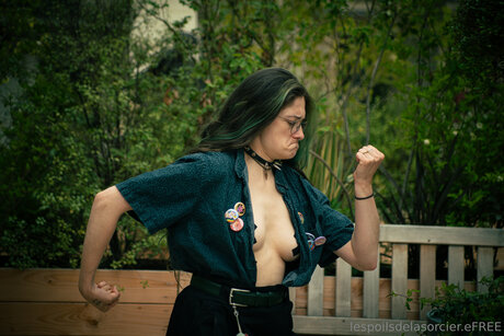 Poilsdesorcier Efree modèle chaud archive